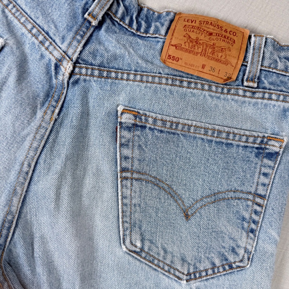 Vintage Levis 550 Mens 36x32 Jeans Relaxed Light Wash 90s Black Batwing Y2K Wide